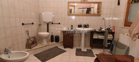 4 غرف نوم منزل في Front, Italy رقم 130948 14