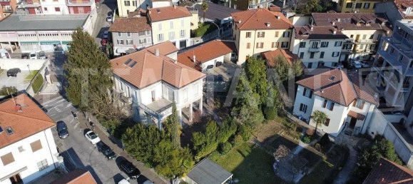 Вилла с 11 комнатами в Комо, Италия № 82192 3