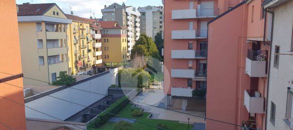 Apartamento T2 em Sesto San Giovanni, Italy N.º 357935 9