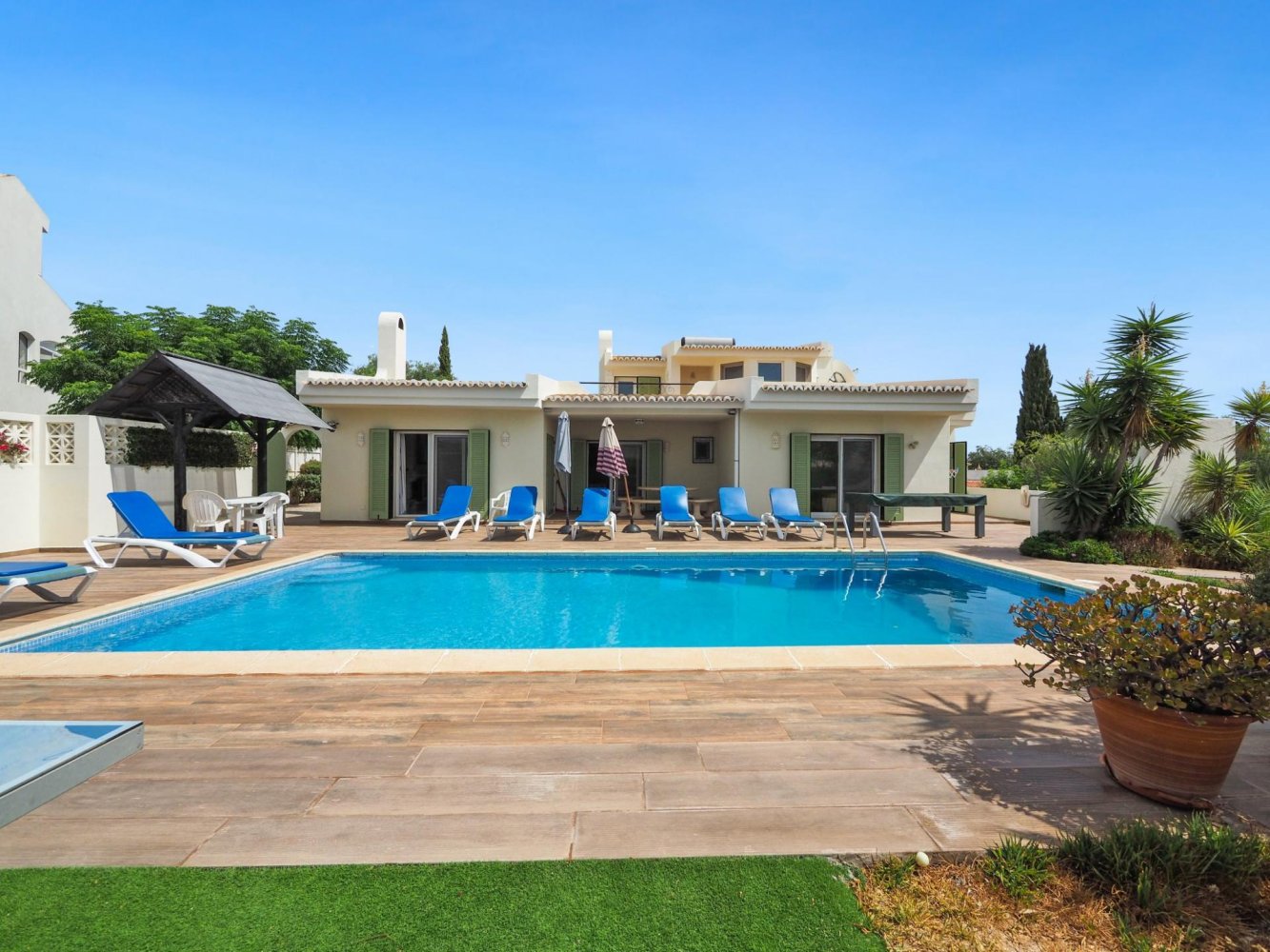 Вилла с 4 спальнями в Лагоа, Португалия № 99855