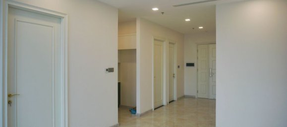 2 rooms Office in District 1, Vietnam No. 17590 2