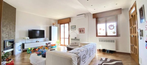 5 bedrooms Villa in Molinella, Italy No. 201638 15