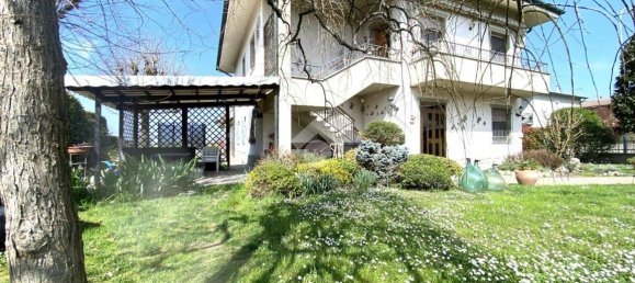 5 bedrooms Villa in Molinella, Italy No. 201638 2