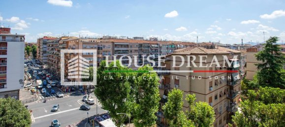 3 bedrooms Apartment in Rome, Italy No. 290731 18