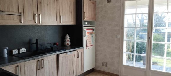 Casa de 4 dormitorios en Locmine, France No. 199202 3