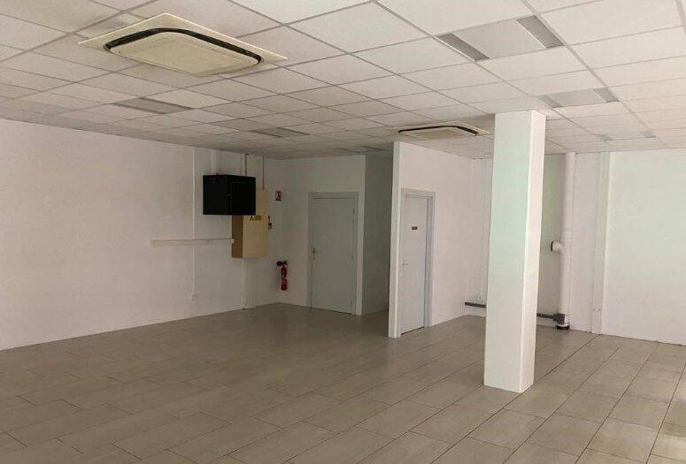 77m² Commercial property in Schiltigheim, France No. 158213