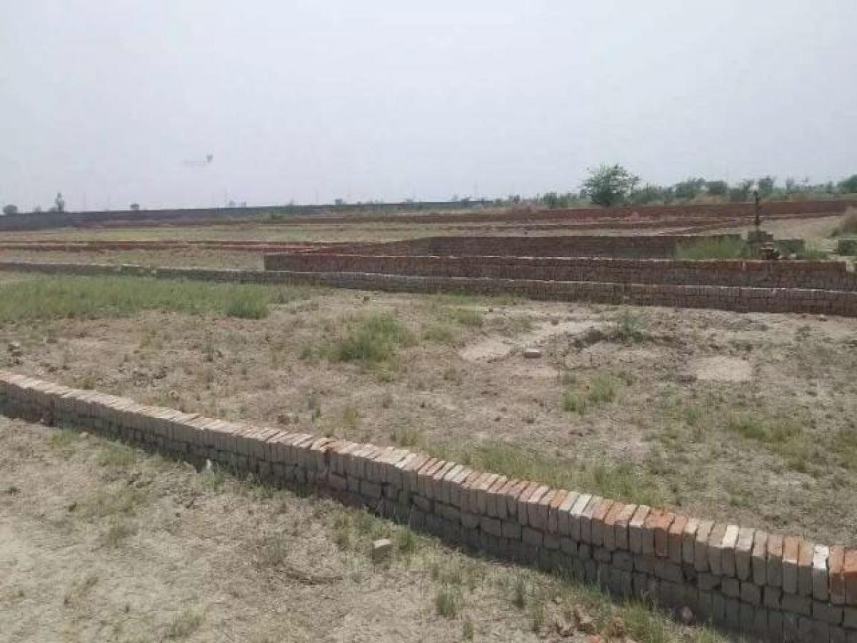  Land in Aligarh, India No. 33397