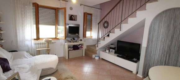2 rooms Apartment in Monteriggioni, Italy No. 25224 2