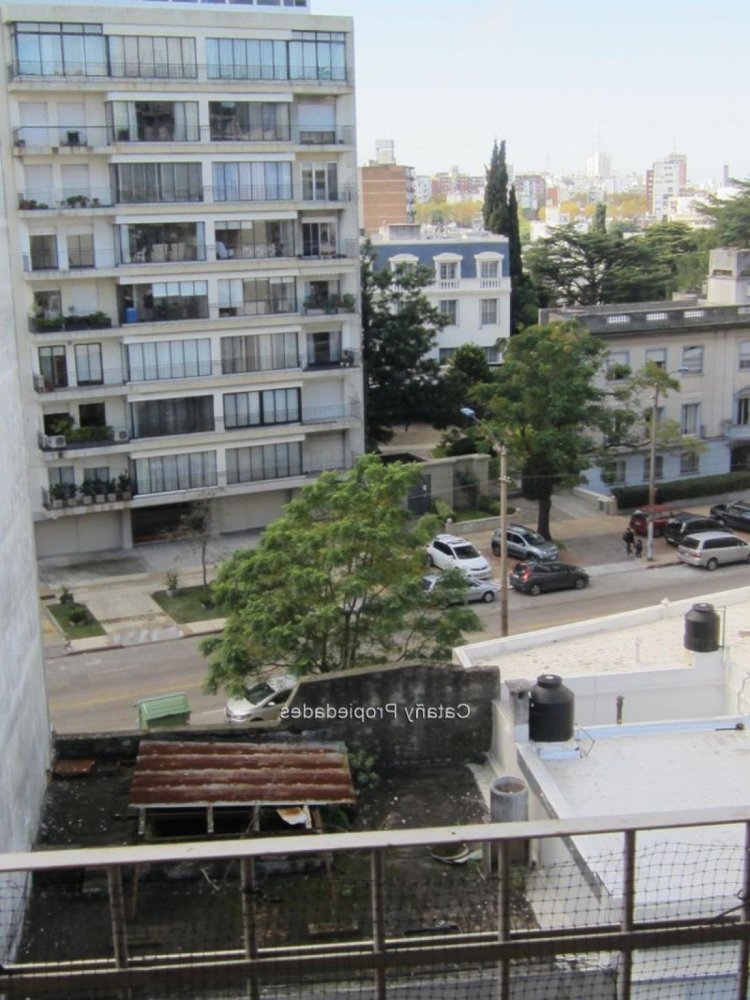 3 bedrooms Apartment in Montevideo, Uruguay No. 3088