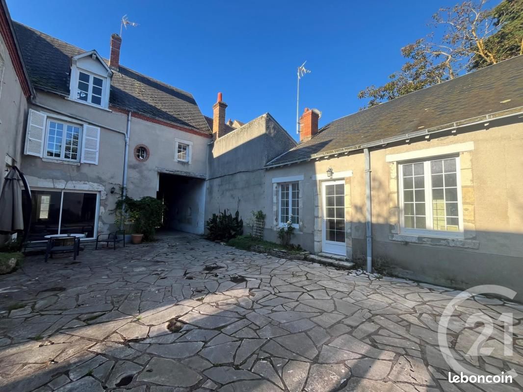 Moradia em banda T4 em Clery-Saint-Andre, France N.º 41167