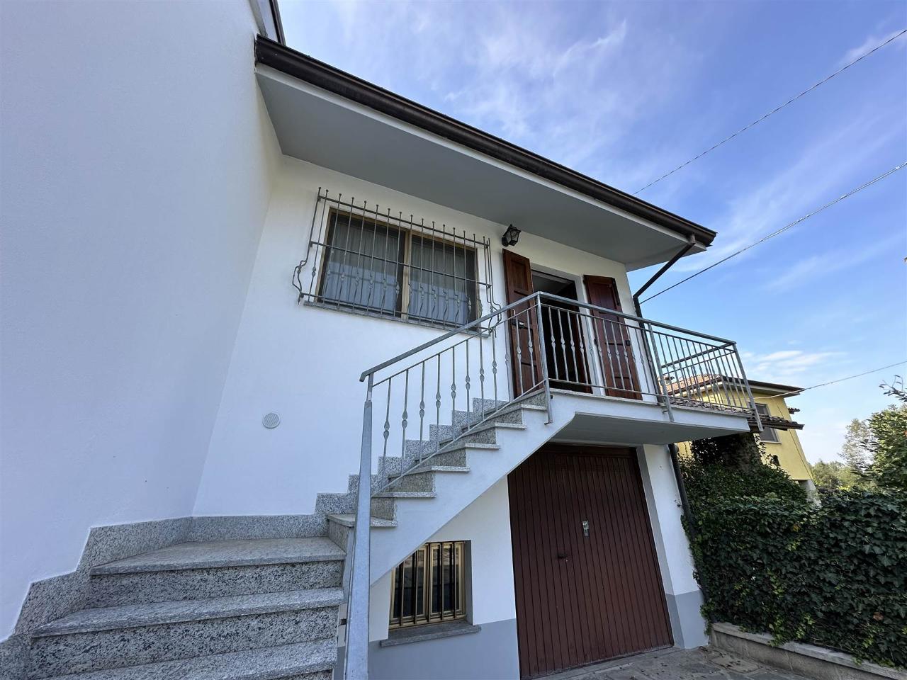 4 rooms House in Gazzola, Italy No. 162773