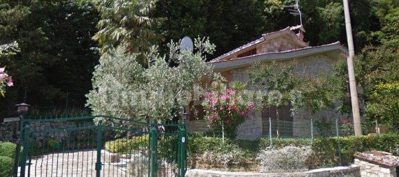 3 bedrooms House in Cetona, Italy No. 47682 9