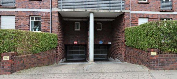 Parking in Hamburg-Nord, Germany No. 58535 5