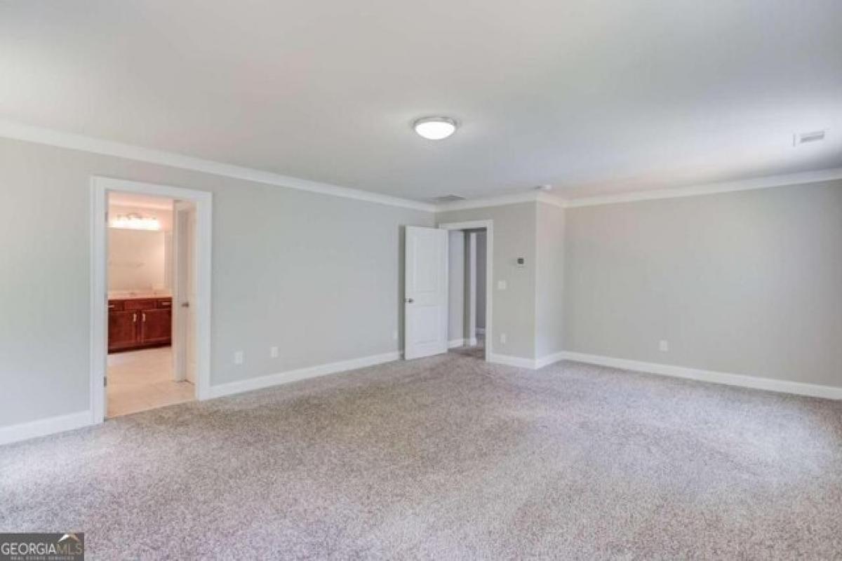 Дом с 5 спальнями в Buford, США № 384387