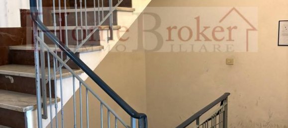 4 rooms Apartment in Florence, Italy No. 65094 2