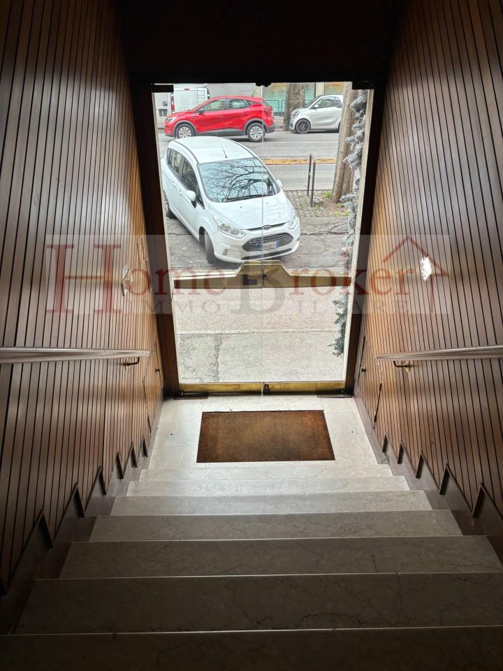 4 rooms Apartment in Florence, Italy No. 65094