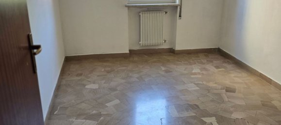 5 bedrooms Apartment in Monticello Conte Otto, Italy No. 337945 6