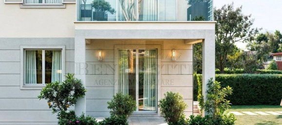 3 bedrooms Villa in Pietrasanta, Italy No. 191712 10