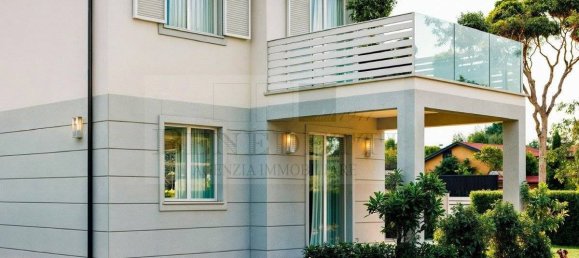 3 bedrooms Villa in Pietrasanta, Italy No. 191712 4