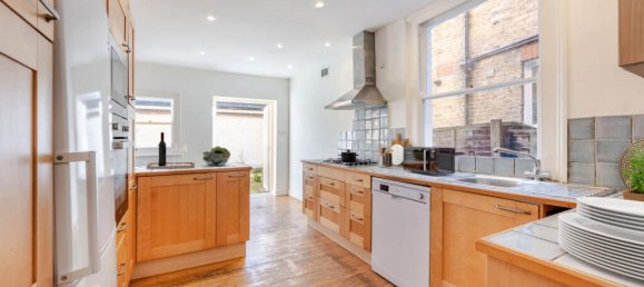 4 bedrooms House in Putney, United Kingdom No. 8999 4