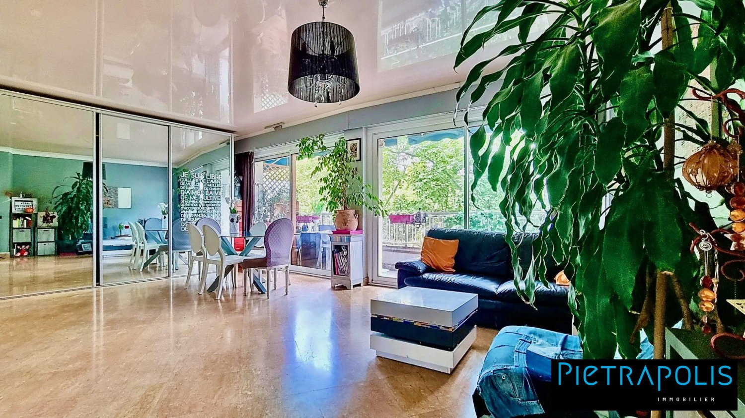 2 bedrooms Apartment in Lyon, France No. 327173