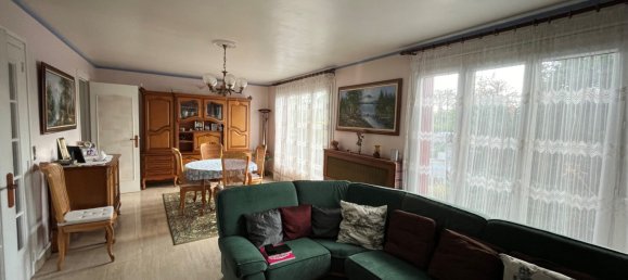 4 bedrooms House in Les Clayes-sous-Bois, France No. 178547 8