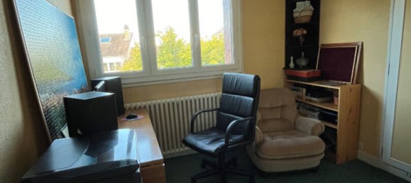 4 bedrooms House in Les Clayes-sous-Bois, France No. 178547 14