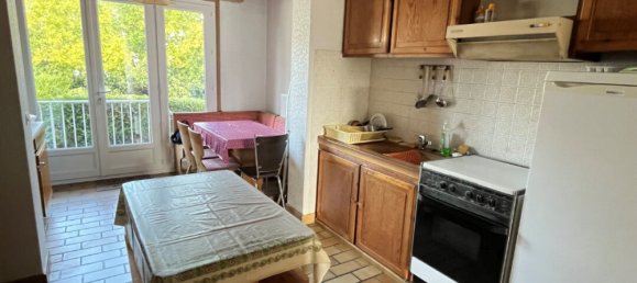 4 bedrooms House in Les Clayes-sous-Bois, France No. 178547 3