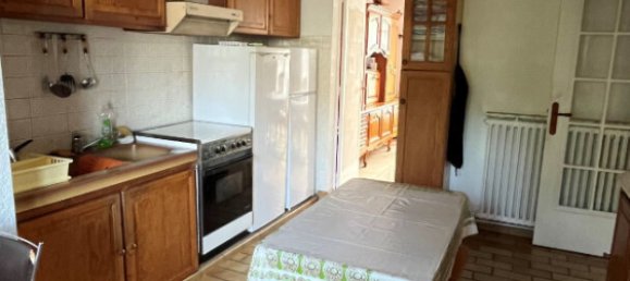 4 bedrooms House in Les Clayes-sous-Bois, France No. 178547 4