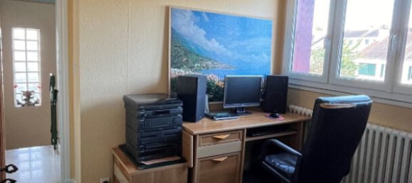 4 bedrooms House in Les Clayes-sous-Bois, France No. 178547 13