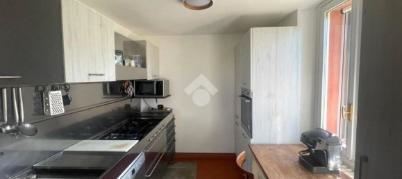 4 bedrooms Apartment in Monza, Italy No. 378455 9