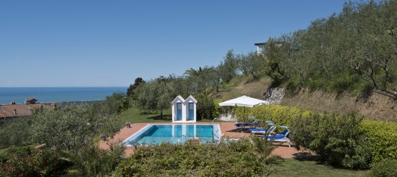 6 bedrooms Villa in Massarosa, Italy No. 165734 8