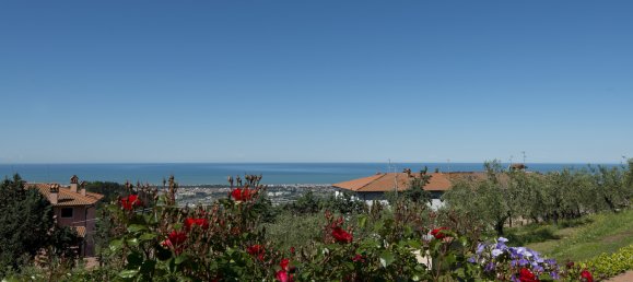 6 bedrooms Villa in Massarosa, Italy No. 165734 4