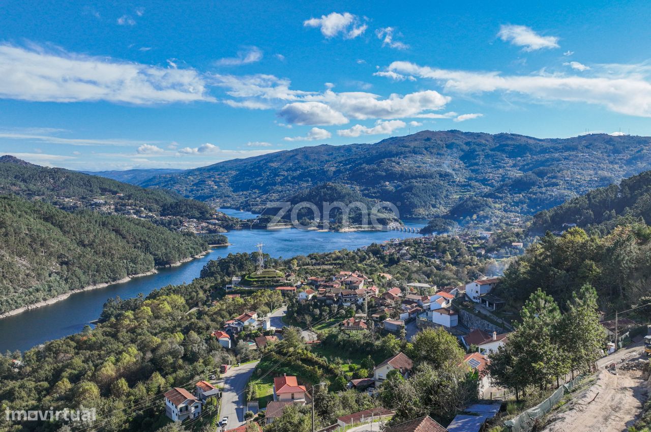 Terrain à Rio Caldo, Portugal 1100m² No. 13065