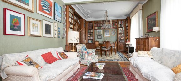 4 bedrooms Apartment in Genoa, Italy No. 337720 2