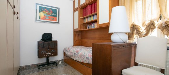 4 bedrooms Apartment in Genoa, Italy No. 337720 10