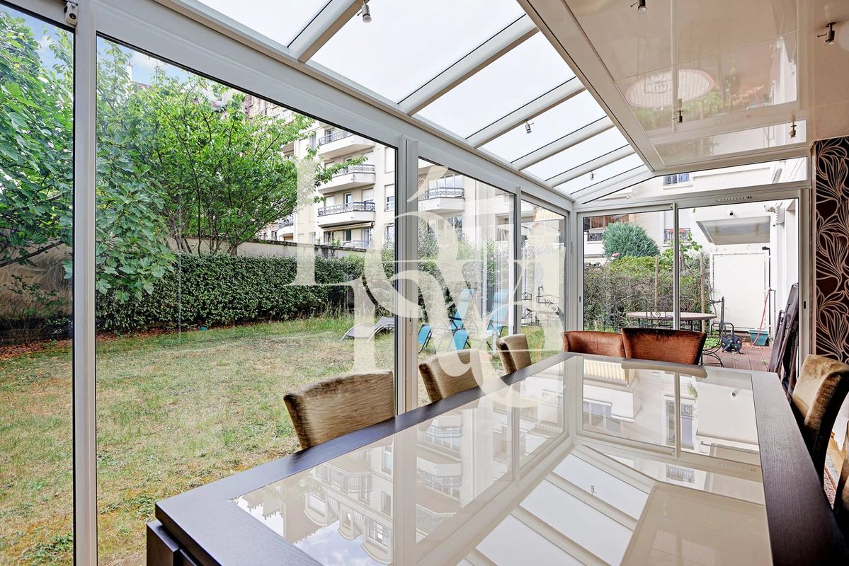 4 chambres Appartement à Charenton-le-Pont, France No. 350143