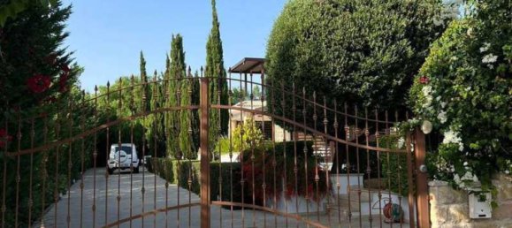 Дом с 4 спальнями в Пафос, Кипр № 13482 15