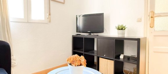Apartamento de 2 dormitorios en Madrid, Spain No. 169859 3