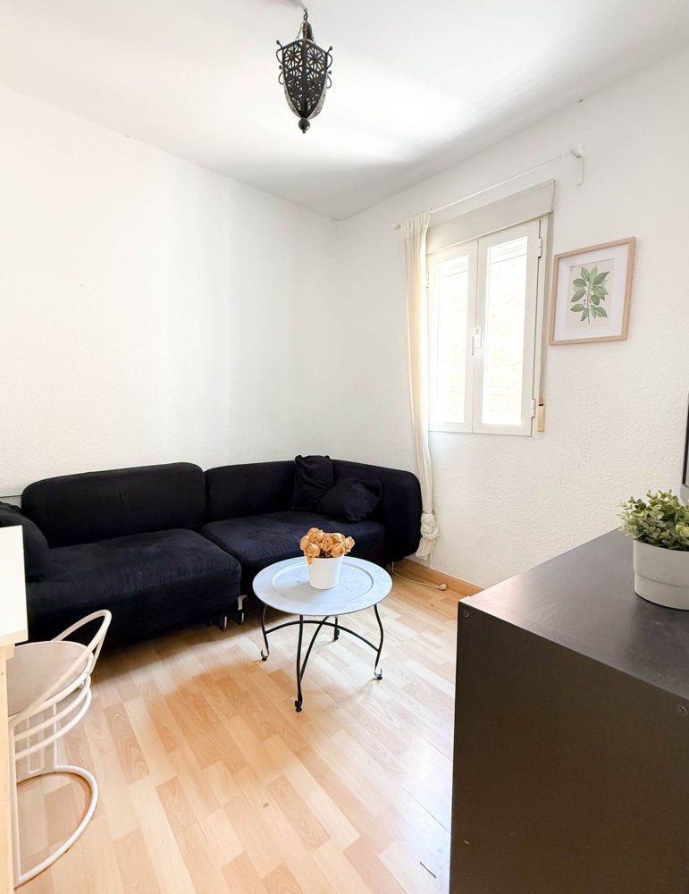 Apartamento de 2 dormitorios en Madrid, Spain No. 169859