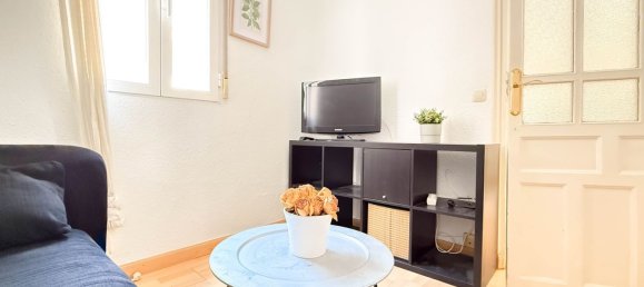 Apartamento de 2 dormitorios en Madrid, Spain No. 169859 4