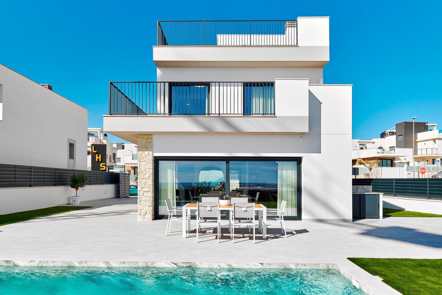 3 bedrooms Villa in San Miguel de Salinas, Spain No. 6554