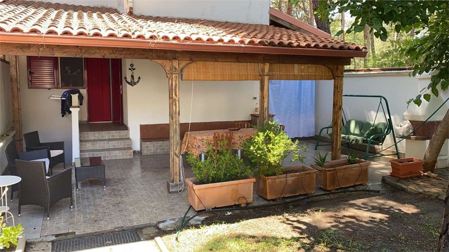 Villa de 4 habitaciónes en Castellaneta, Italy No. 37459