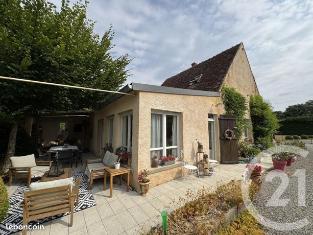 3 bedrooms House in Mouhers, France No. 310707