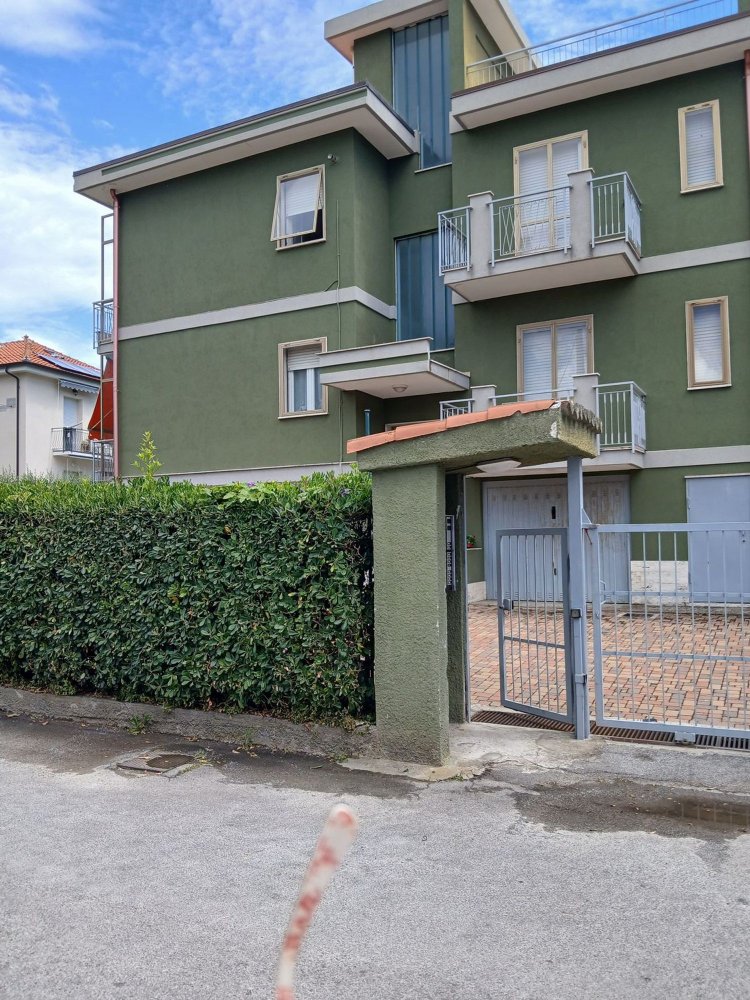 Apartamento de 2 divisões em Pietra Ligure, Italy N.º 300753