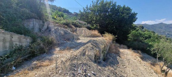 4 rooms Land in Ventimiglia, Italy No. 163838 2