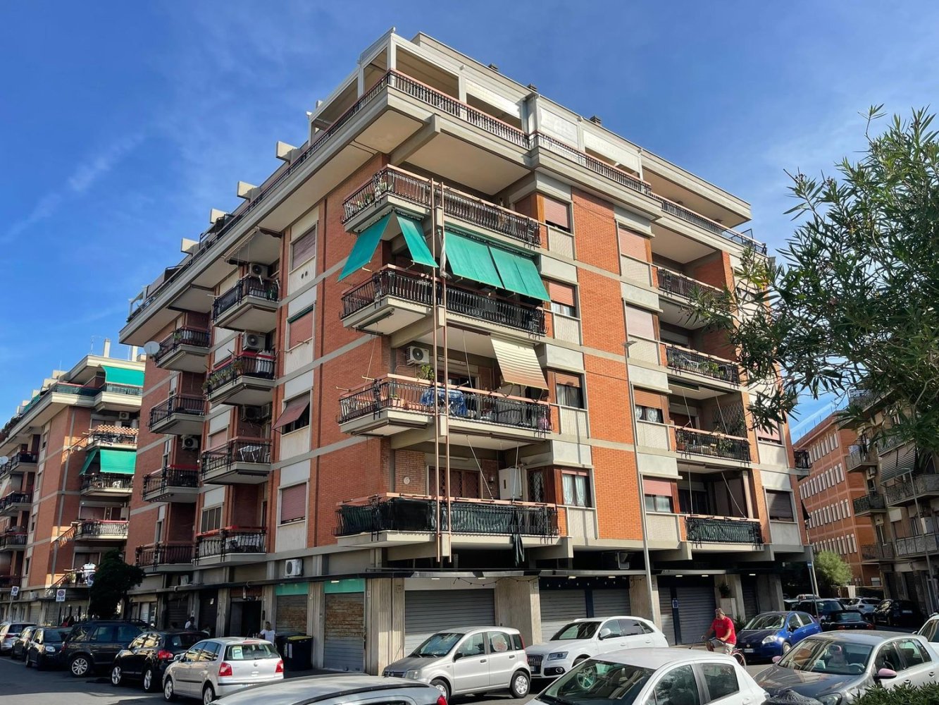 2 bedrooms Apartment in Rome, Italy No. 345128