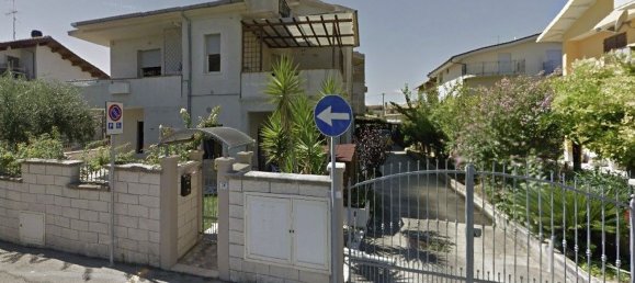 Квартира с 7 комнатами в Читта Сант Анджело, Италия № 182983 23