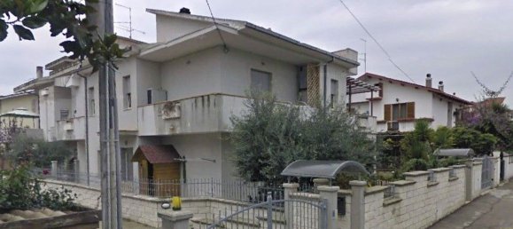 Квартира с 7 комнатами в Читта Сант Анджело, Италия № 182983 33