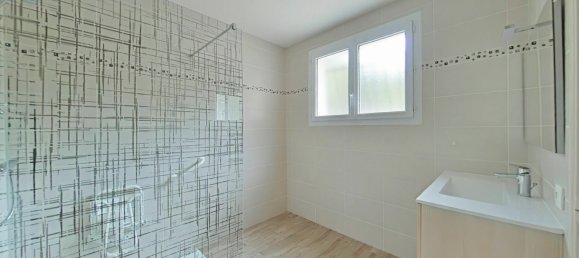 3 bedrooms House in Reugny, France No. 54224 5